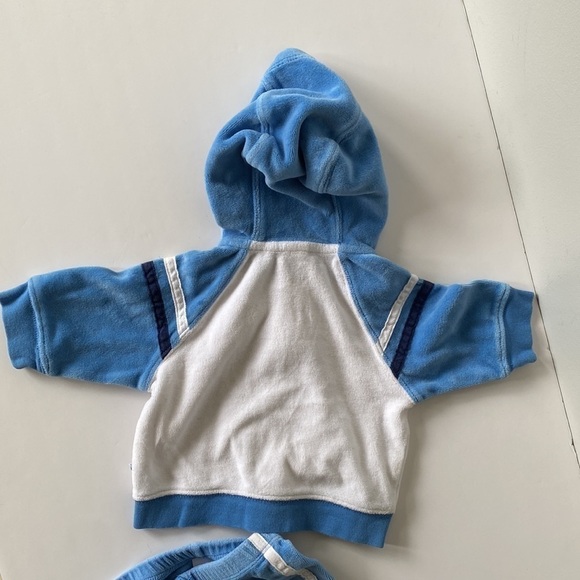 Baby Gap blue and white velour track suit 0-3 months - Picture 7 of 10